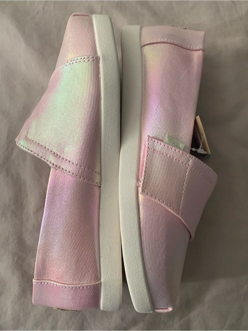 Toms Kids Slip-On Moccasins in Pink Iridescent